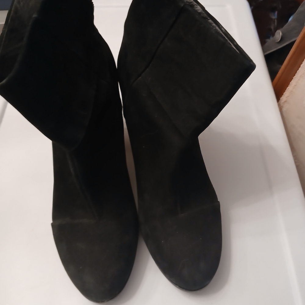 Vince Camuto Black Women's Suede Ankle Boots - Classic Foldover Style